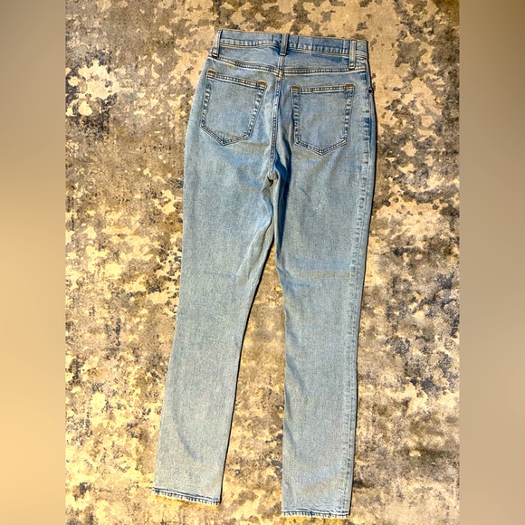 Abercrombie Curve Love 90’s Slim Straight Ultra High Rise Jean size 27/4L - Picture 1 of 3